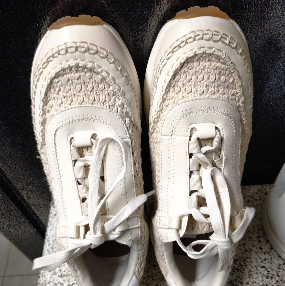 Shoes - Picture 3 of 8
